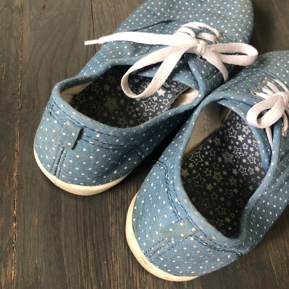 | SHOES | - Picture 2 of 2